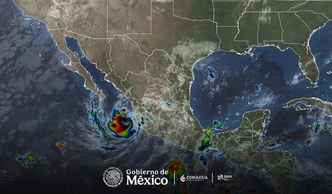 Huracán Simon se localiza a 80 kilómetros de Cabo Corrientes, Jalisco.
